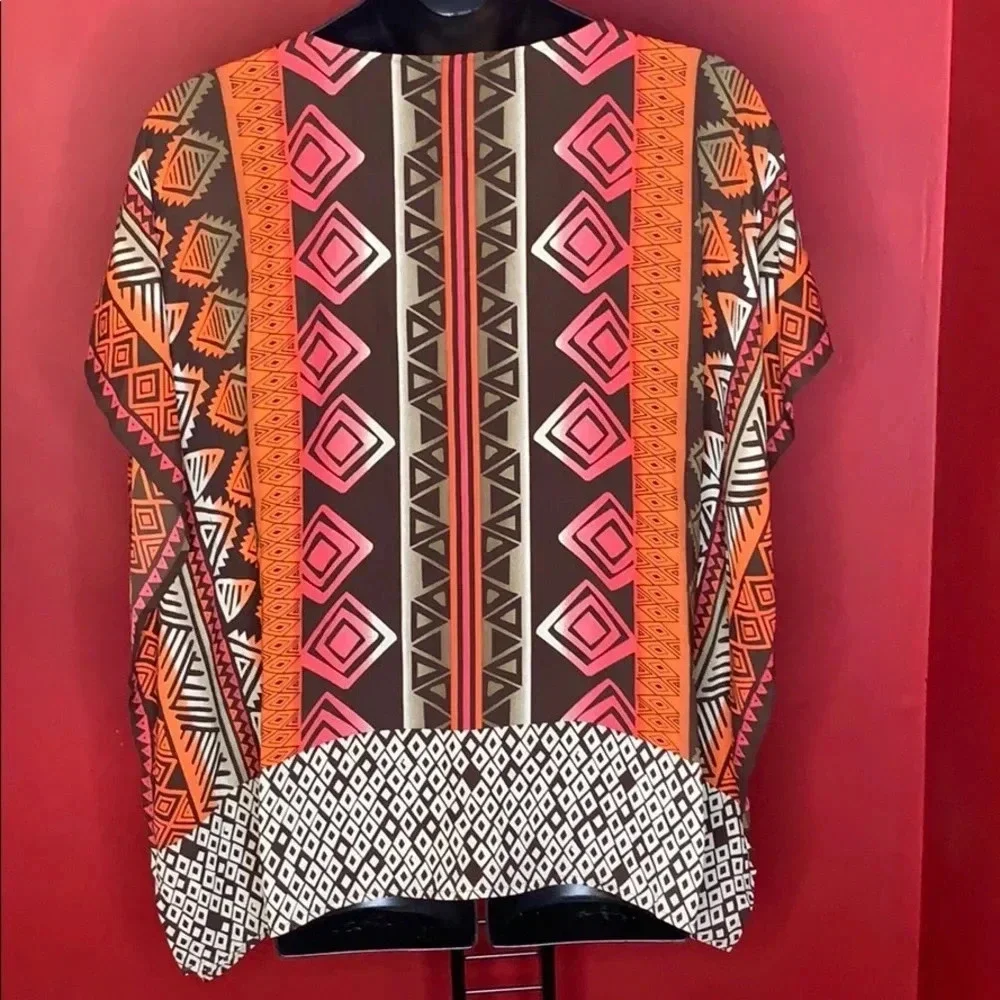 Vince Camuto Women’s Geometric Print Top Size M - Picture 8 of 9